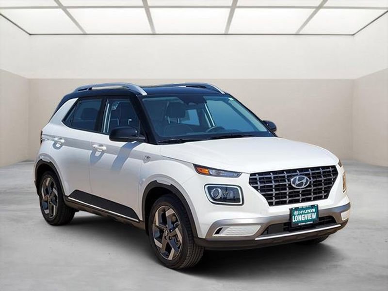Used 2025 Hyundai Venue Limited FWD image 1
