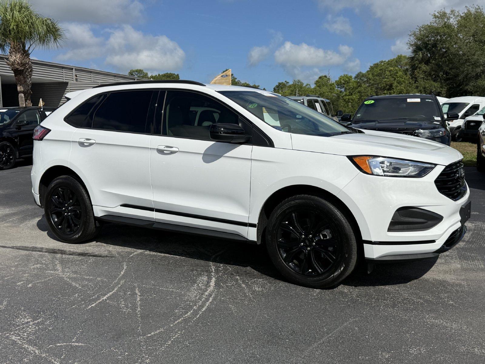 Certified 2024 Ford Edge SE w/ Black Appearance Package AWD/4WD image 2
