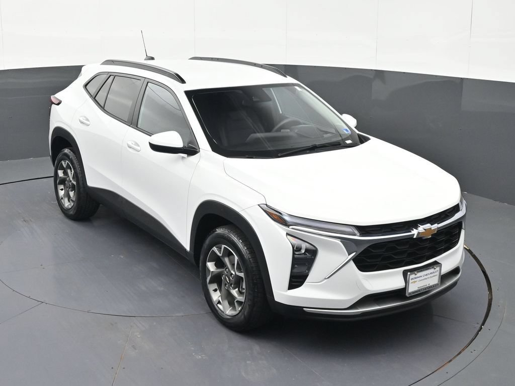 Certified 2025 Chevrolet Trax LT FWD image 27