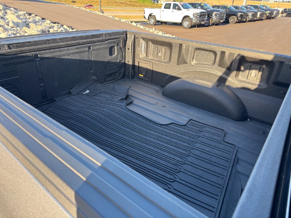 Used 2022 Ford F150 Lariat w/ Equipment Group 501A Mid AWD/4WD image 14