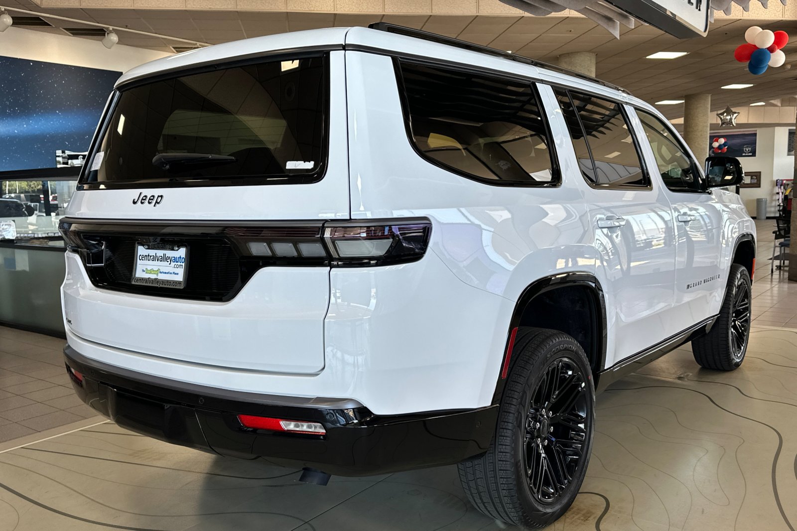 New 2026 Jeep Grand Wagoneer Limited AWD/4WD image 4