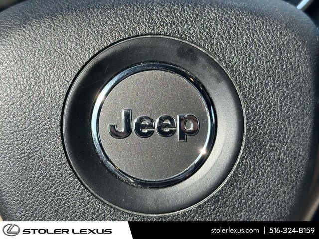 Used 2016 Jeep Grand Cherokee Overland w/ Advanced Technology Group image 24