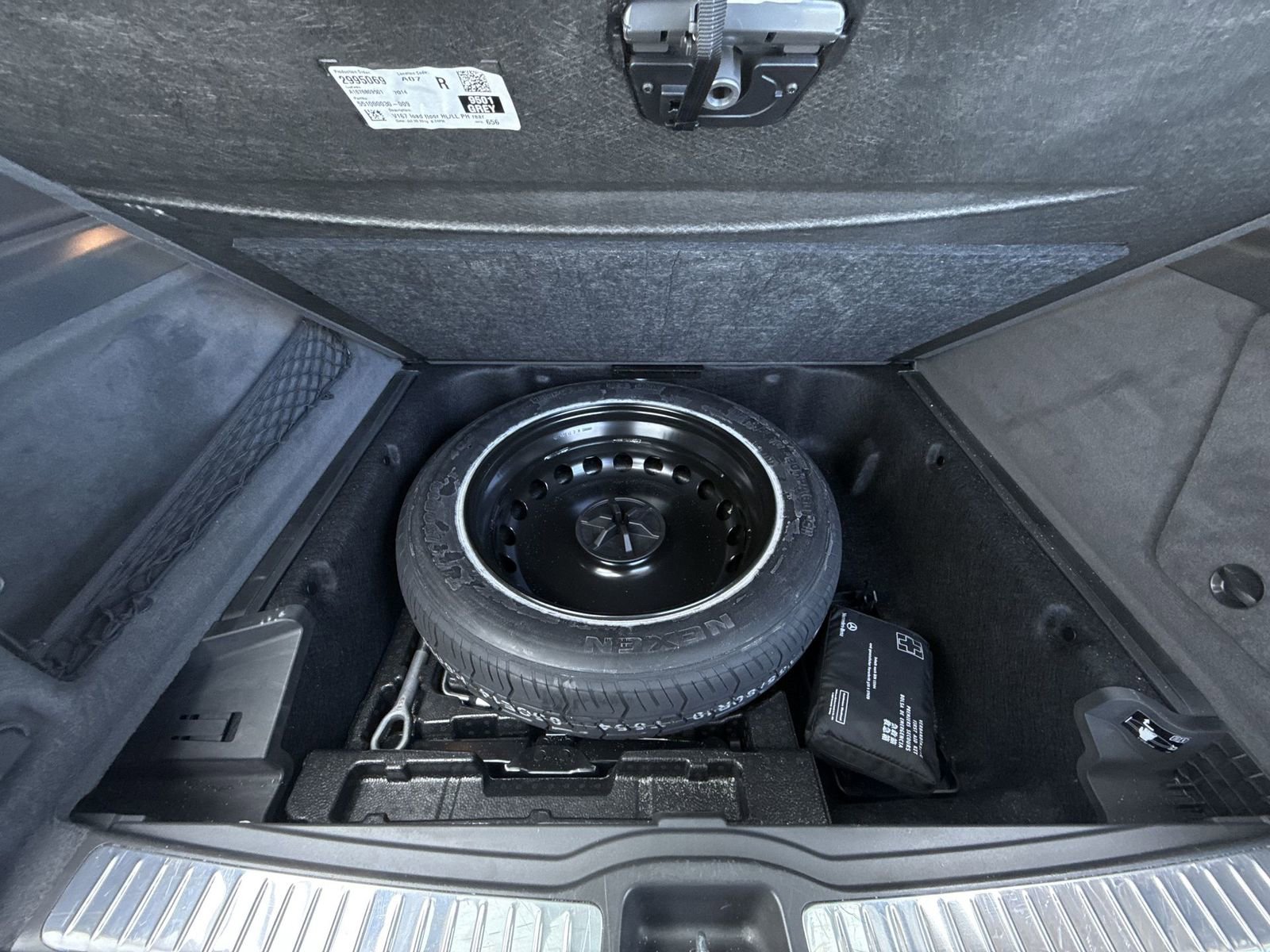 Used 2020 Mercedes-Benz GLE 350 4MATIC w/ Premium Package image 37