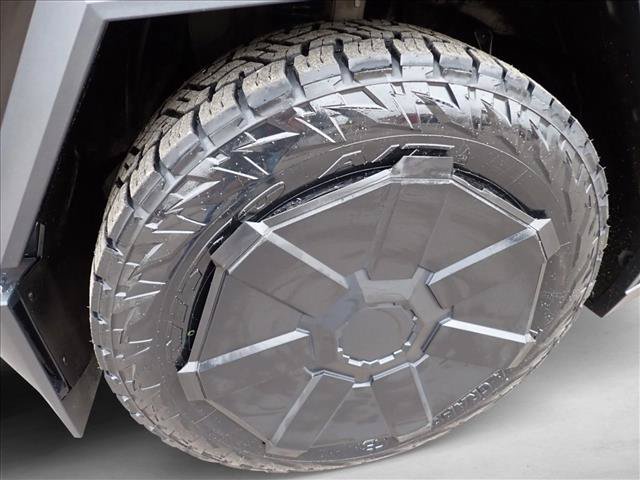 Used 2024 Tesla Cybertruck AWD Crew Cab image 5