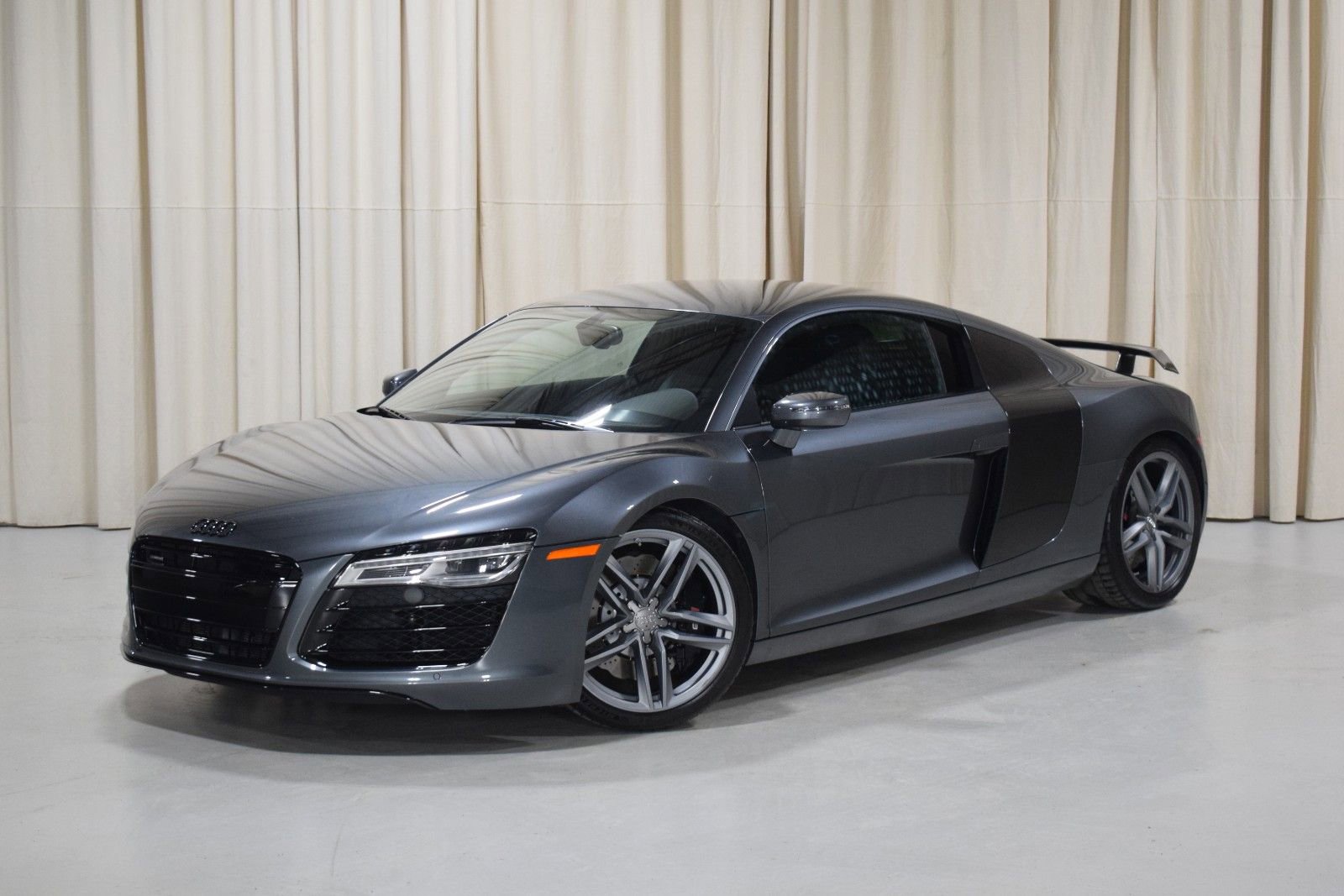 Used 2014 Audi R8 V8 w/ Convenience Package image 1