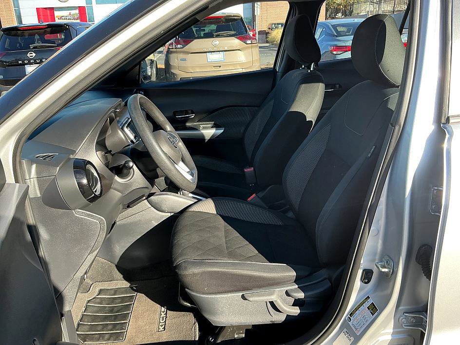 Used 2020 Nissan Kicks SV image 12