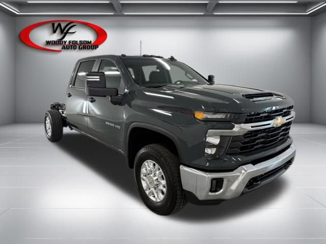 New 2026 Chevrolet Silverado 3500 LT w/ Convenience Package AWD/4WD image 3