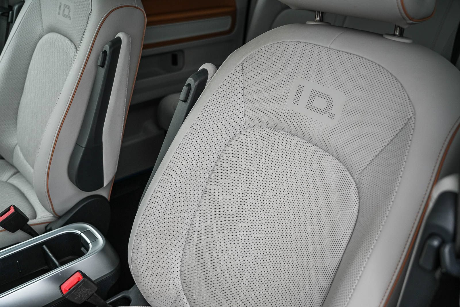 Certified 2025 Volkswagen ID. Buzz 1st Edition RWD image 26