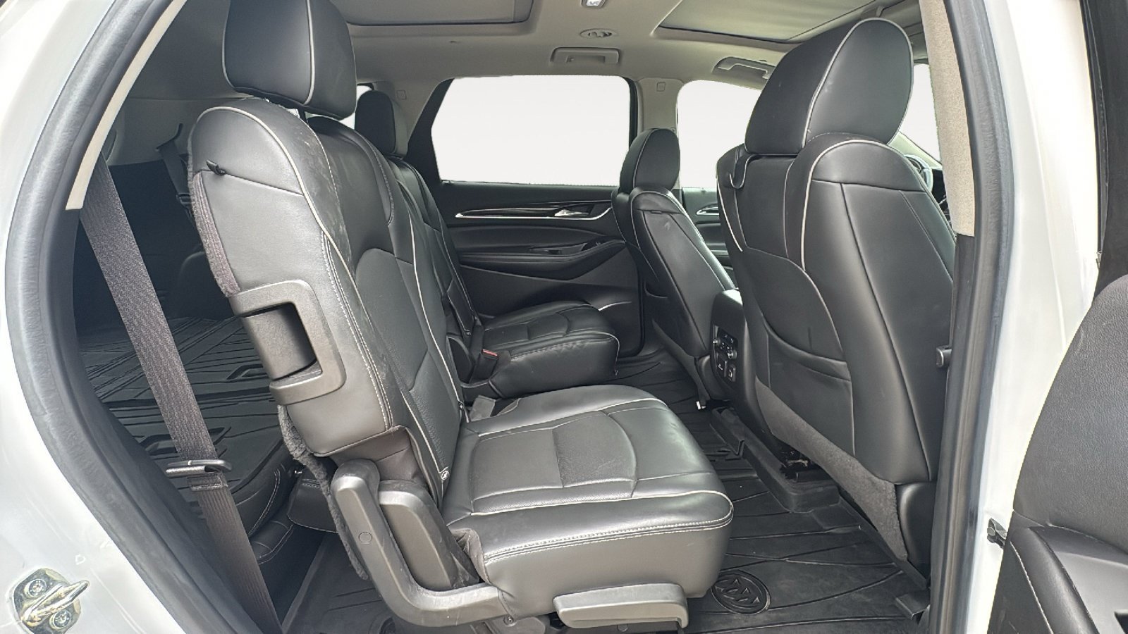 Used 2020 Buick Enclave Avenir w/ Avenir Technology Package FWD image 24