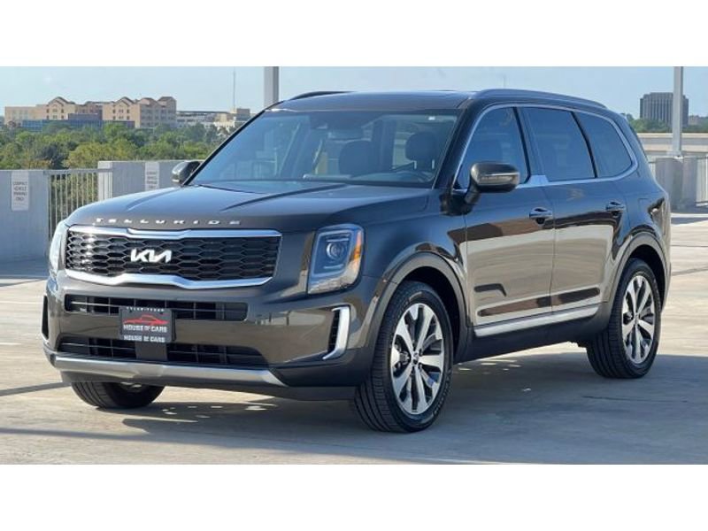 Used 2022 Kia Telluride S image 3