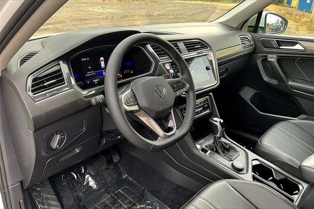 Used 2022 Volkswagen Tiguan SE image 17