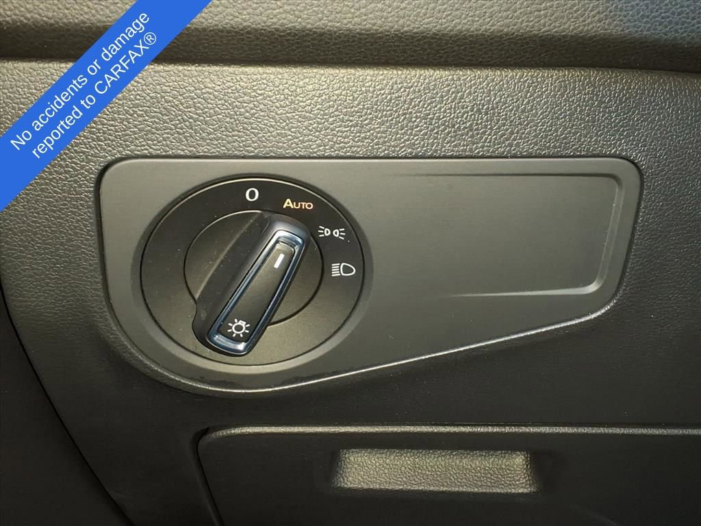 Used 2022 Volkswagen Tiguan SE image 28