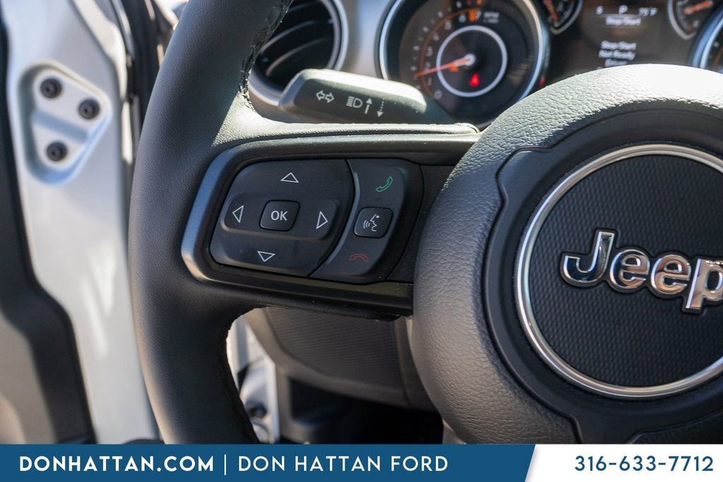 Used 2023 Jeep Gladiator Sport image 12