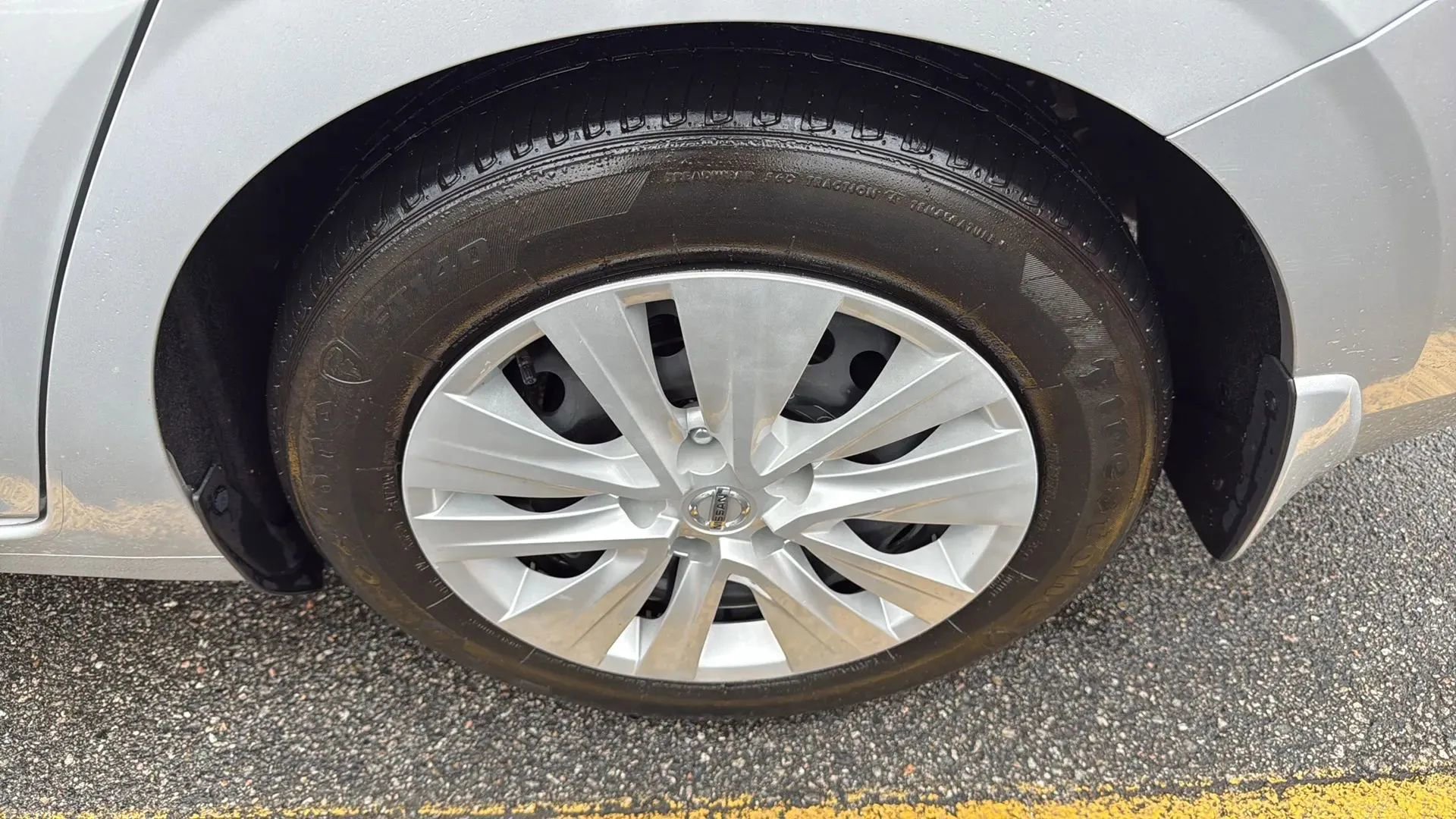 Used 2021 Nissan Sentra S image 9