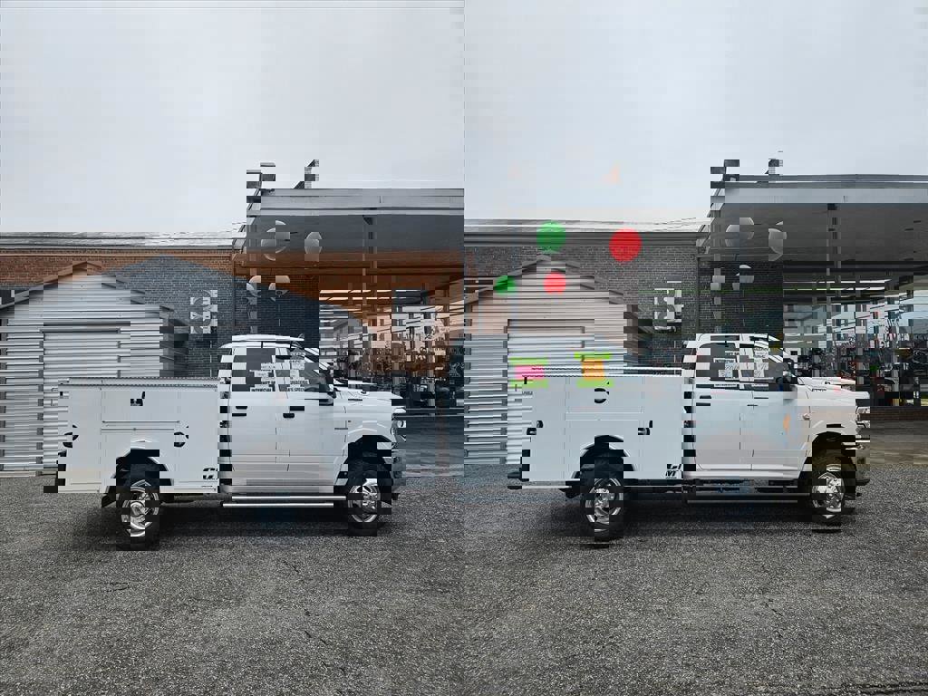 New 2024 RAM 3500 Tradesman w/ Chrome Appearance Group image 3