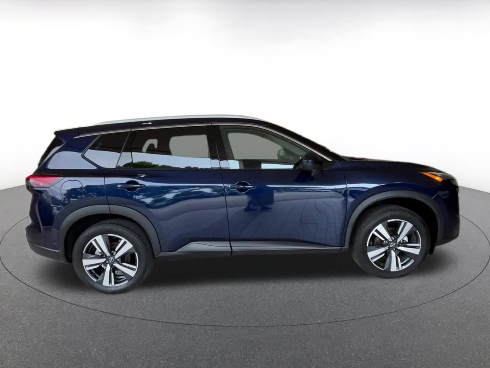 Used 2026 Nissan Rogue SL FWD image 16