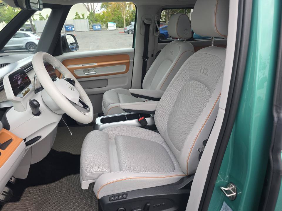 Used 2025 Volkswagen ID. Buzz Pro S Plus RWD image 7