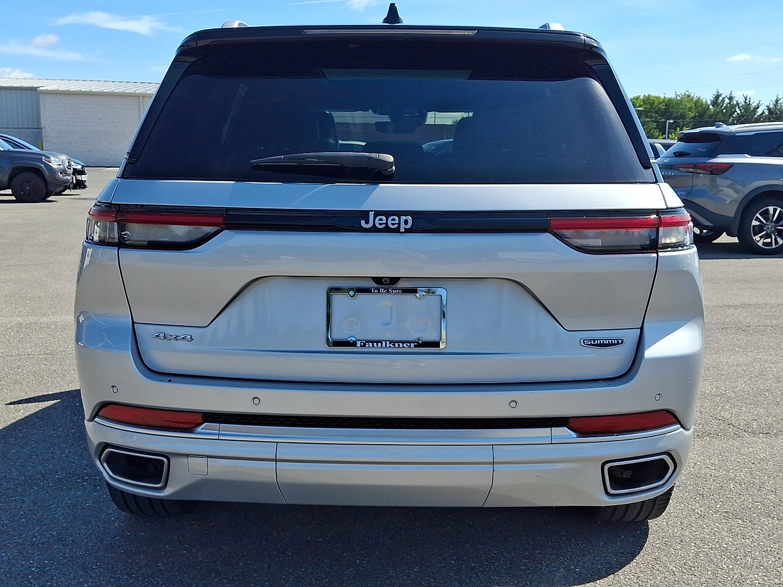 Used 2023 Jeep Grand Cherokee Summit AWD/4WD image 4