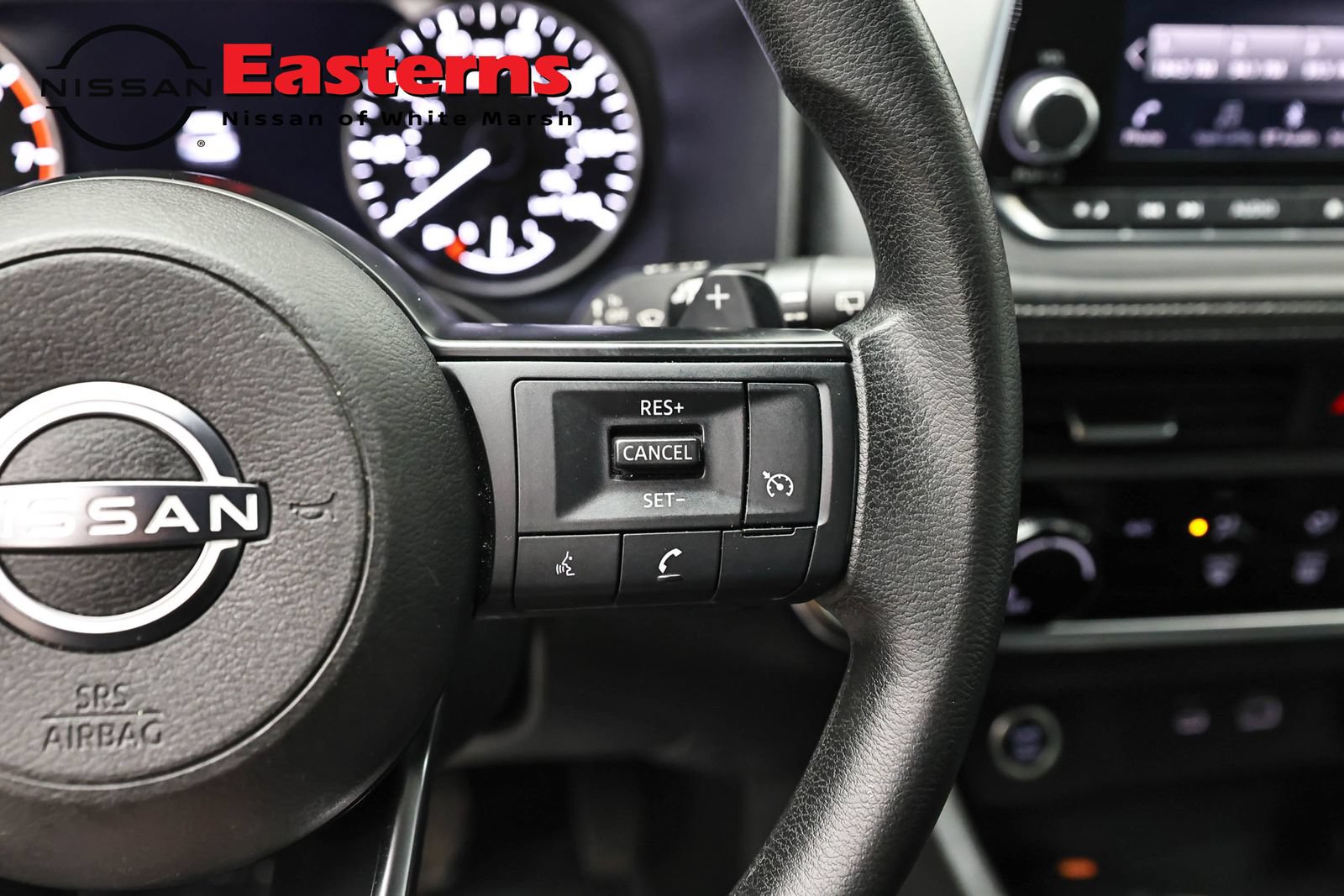 Used 2023 Nissan Rogue S AWD/4WD image 16