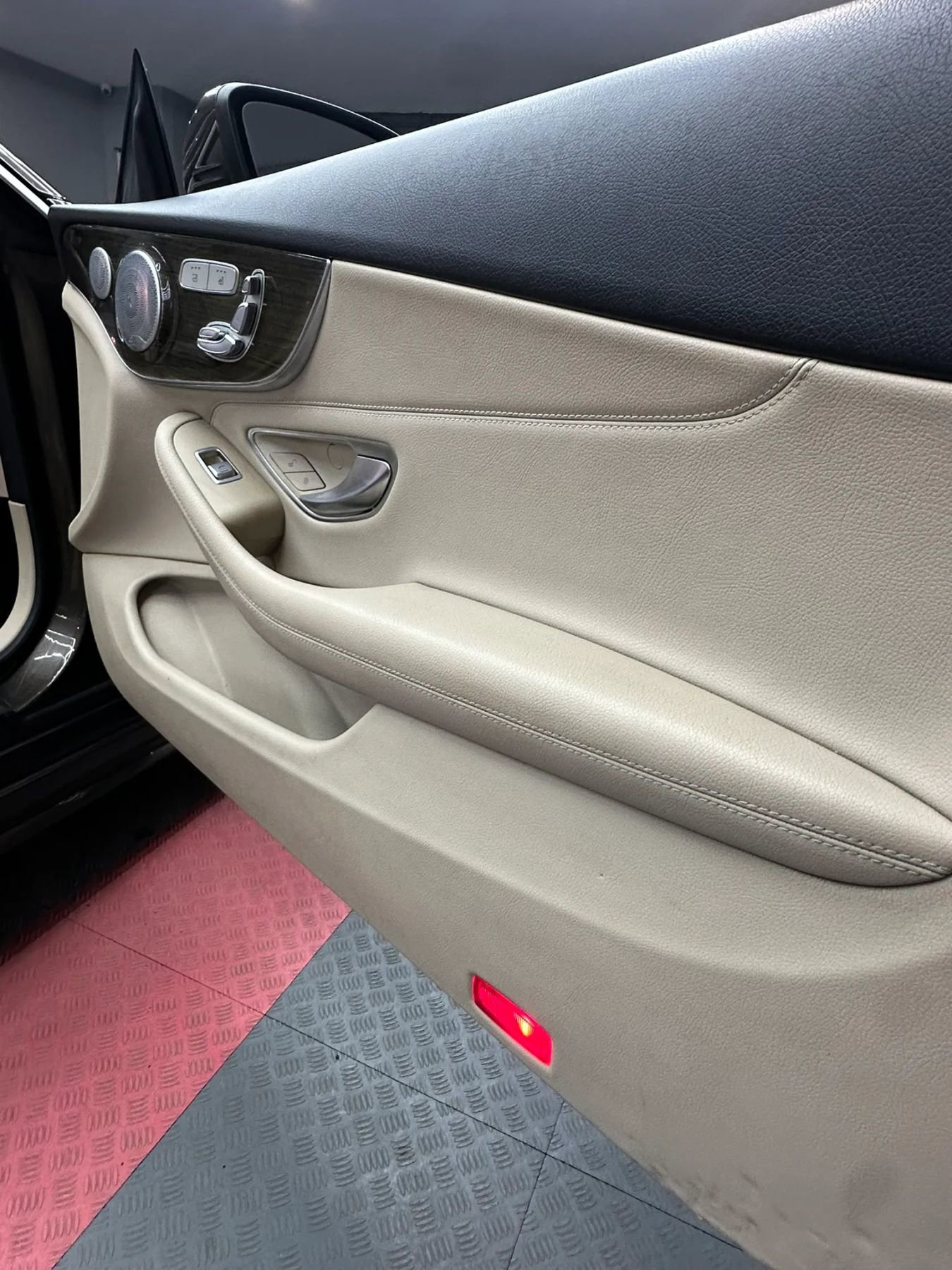 Used 2018 Mercedes-Benz C 300 Cabriolet image 31