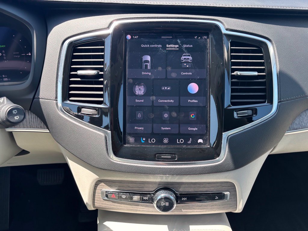 Certified 2023 Volvo XC90 T8 Ultimate w/ Lounge Package AWD/4WD image 10