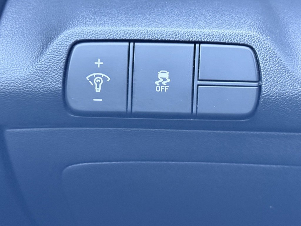 Used 2024 Hyundai Elantra SEL image 11