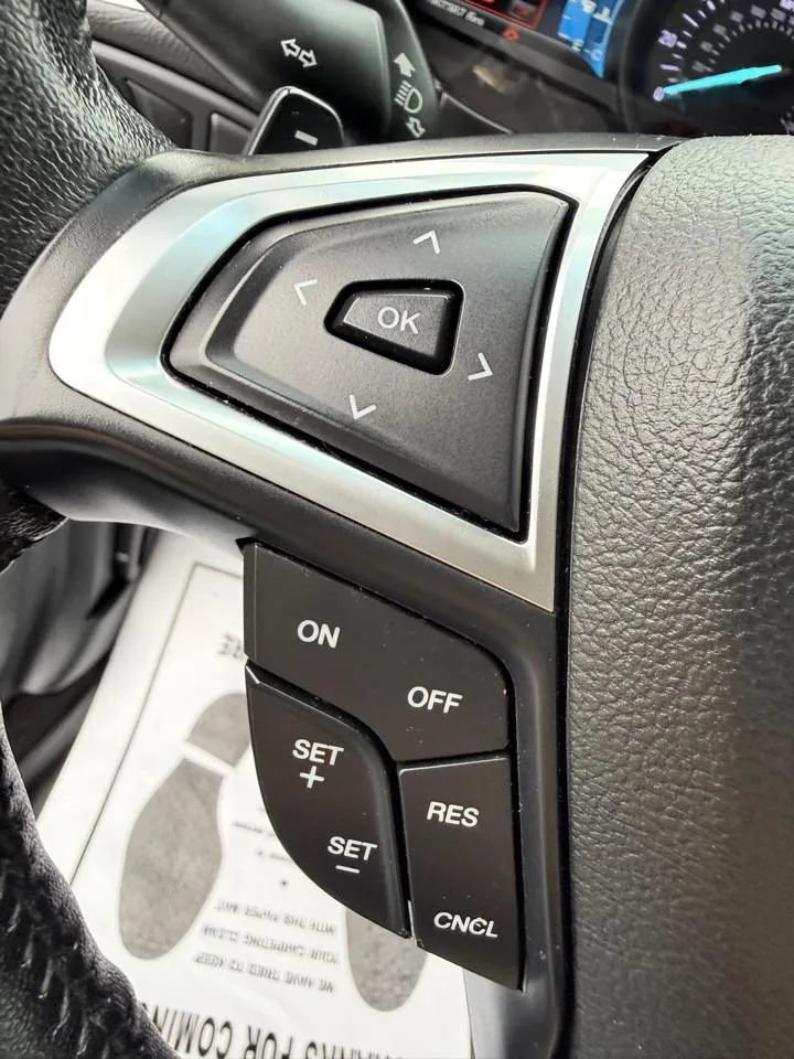 Used 2018 Ford Edge SEL w/ Equipment Group 201A AWD/4WD image 23