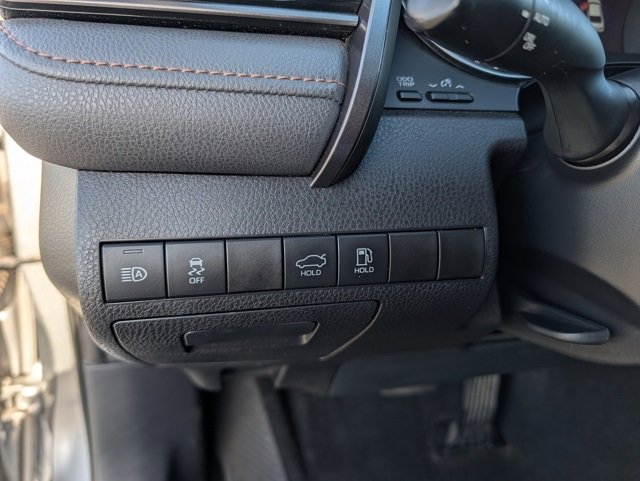 Used 2020 Toyota Camry XLE image 19