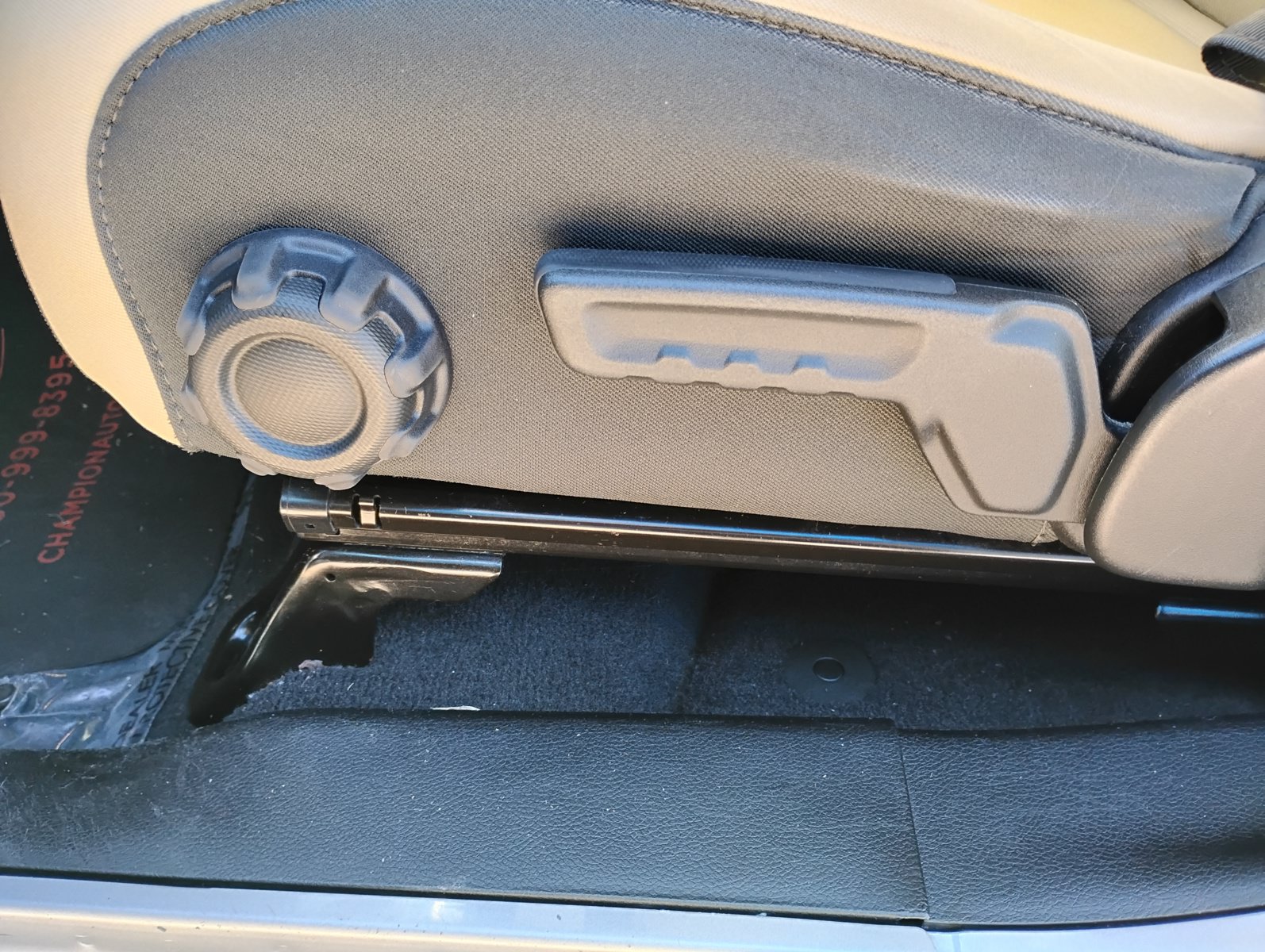 Used 2018 Jeep Wrangler Unlimited Sahara AWD/4WD image 23