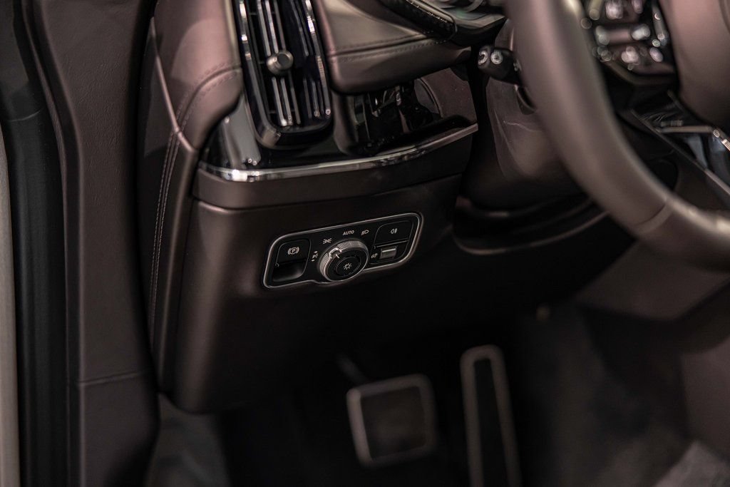 New 2026 Aston Martin DBX 707 AWD/4WD image 21