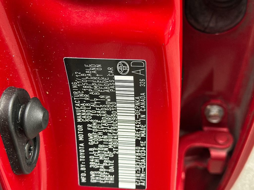 Used 2013 Toyota Corolla LE image 27