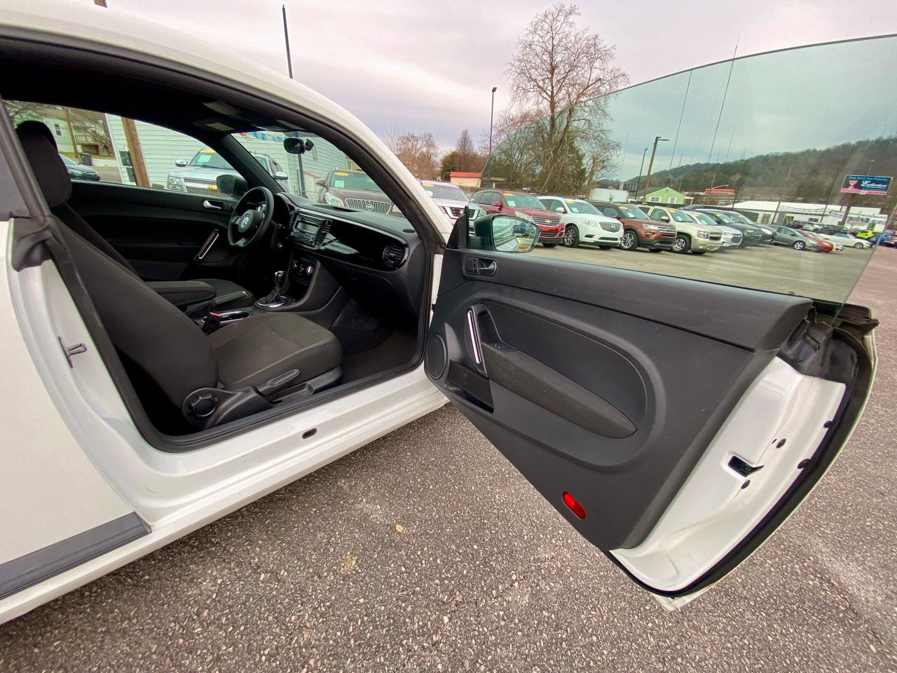 Used 2014 Volkswagen Beetle 1.8T FWD image 10