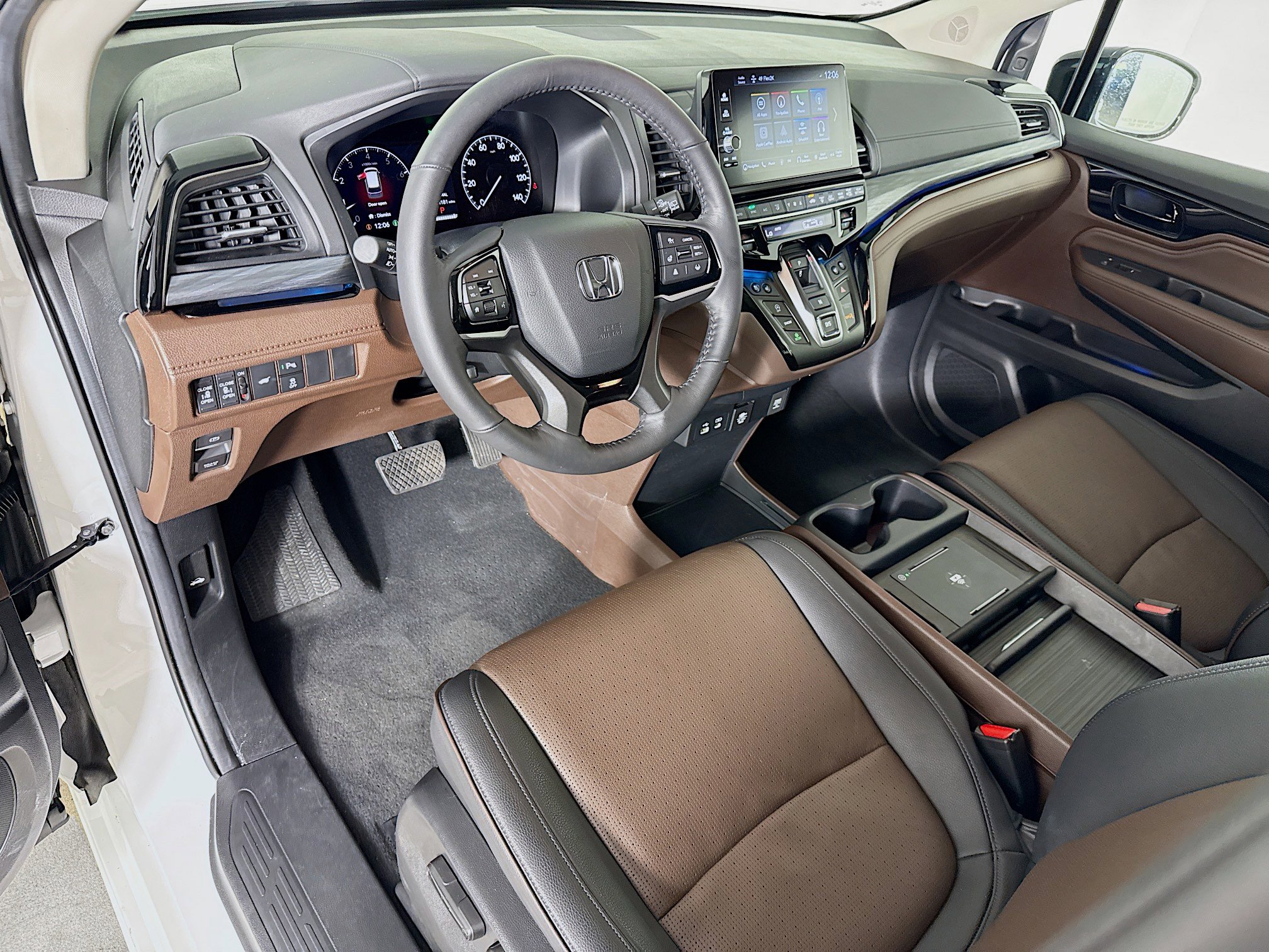 Certified 2026 Honda Odyssey Elite image 8
