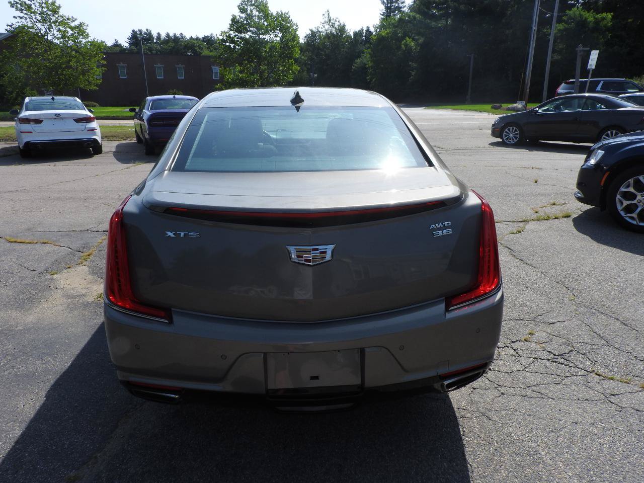 Used 2018 Cadillac XTS Luxury w/ Driver Awareness Package AWD/4WD image 6