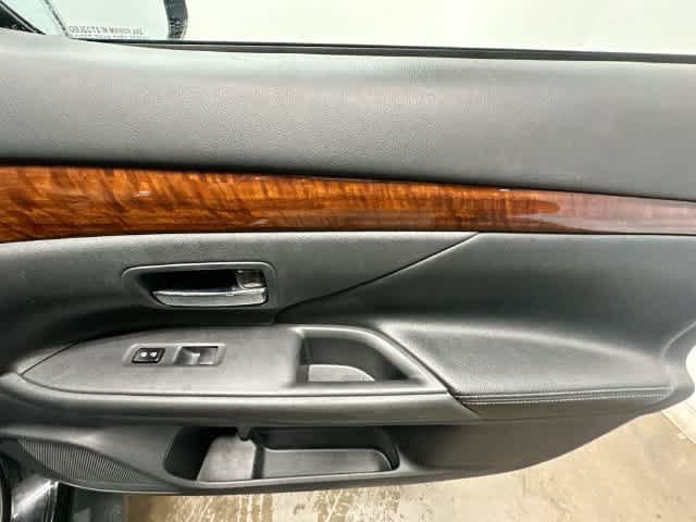 Used 2014 Mitsubishi Outlander GT AWD/4WD image 23