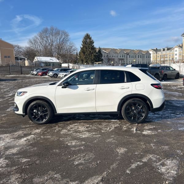 Used 2025 Honda HR-V Sport image 8