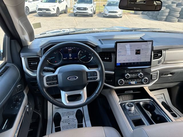 Used 2024 Ford Expedition XLT image 23