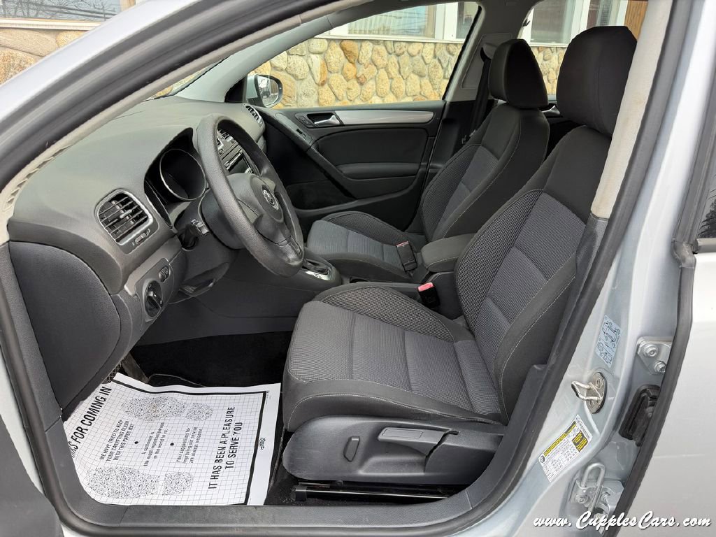Used 2014 Volkswagen Golf 4-Door FWD image 4