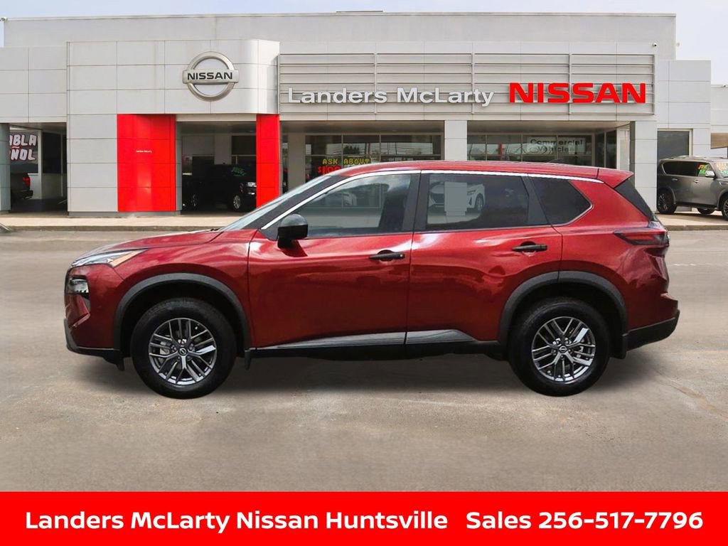 Used 2025 Nissan Rogue S AWD/4WD image 8
