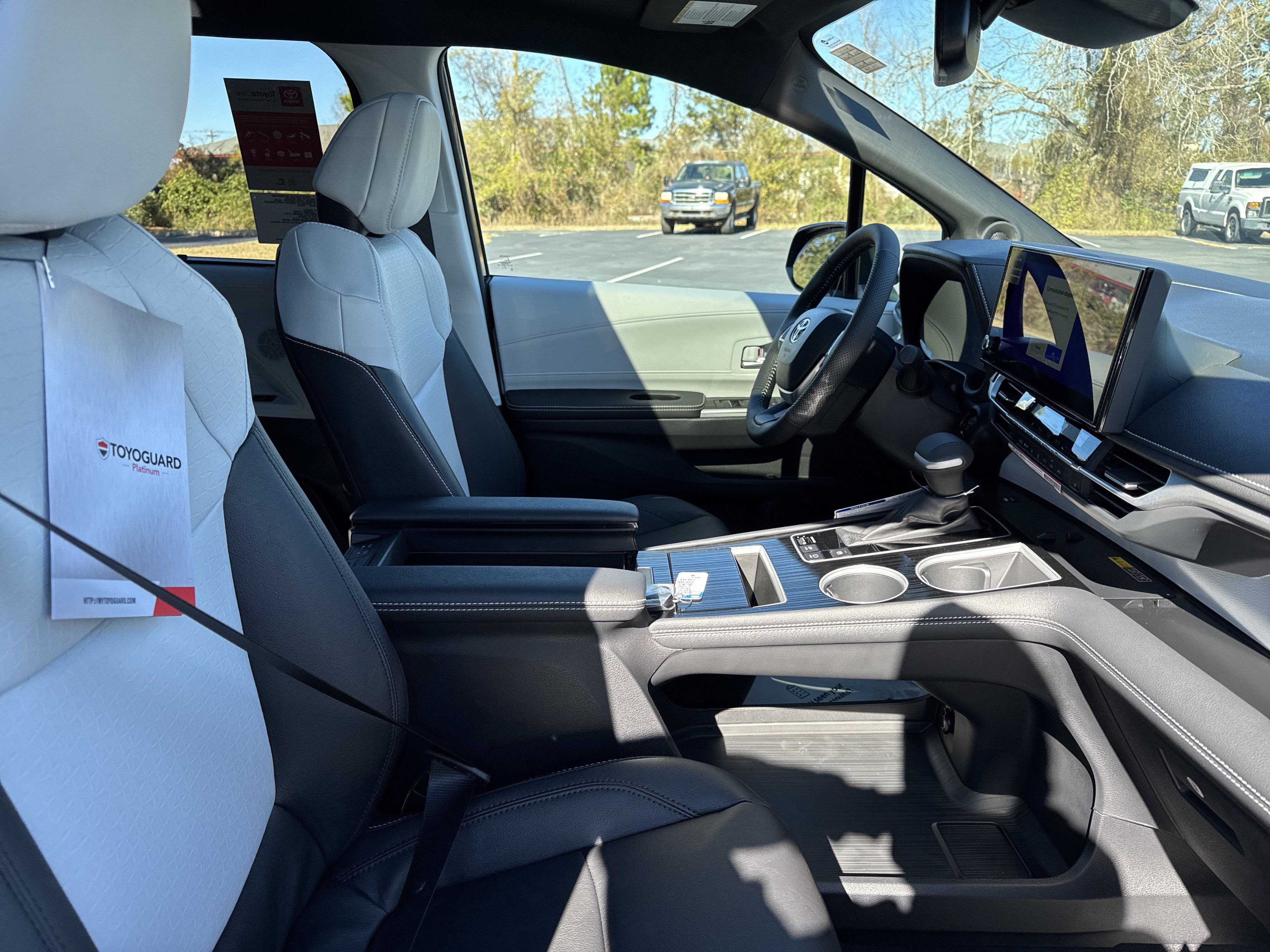 New 2026 Toyota Sienna XSE AWD/4WD image 38