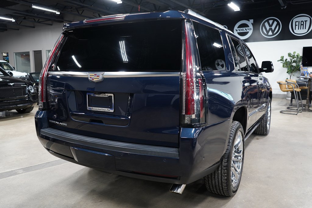 Used 2020 Cadillac Escalade Premium Luxury RWD image 5