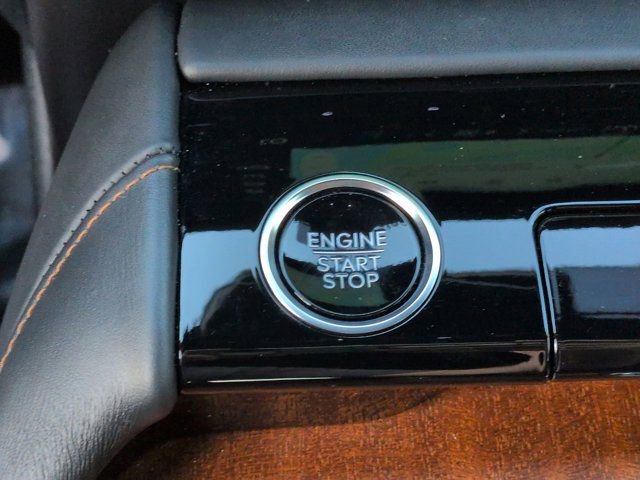 Used 2025 Lincoln Navigator Black Label image 27