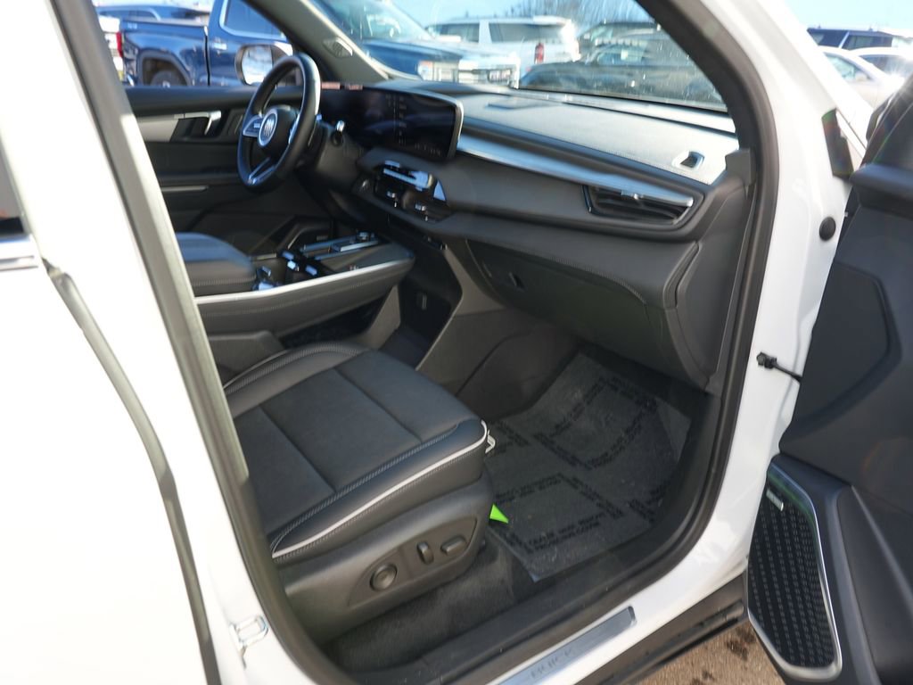 Used 2025 Buick Enclave Preferred image 29