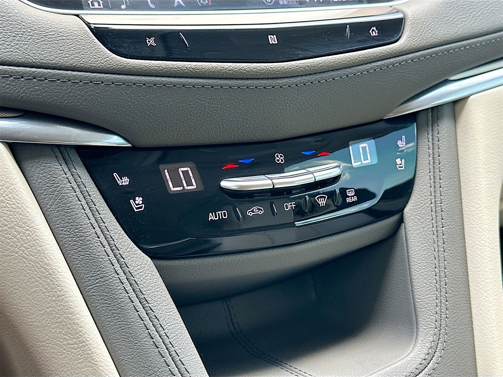 Used 2020 Cadillac XT5 Premium Luxury image 16