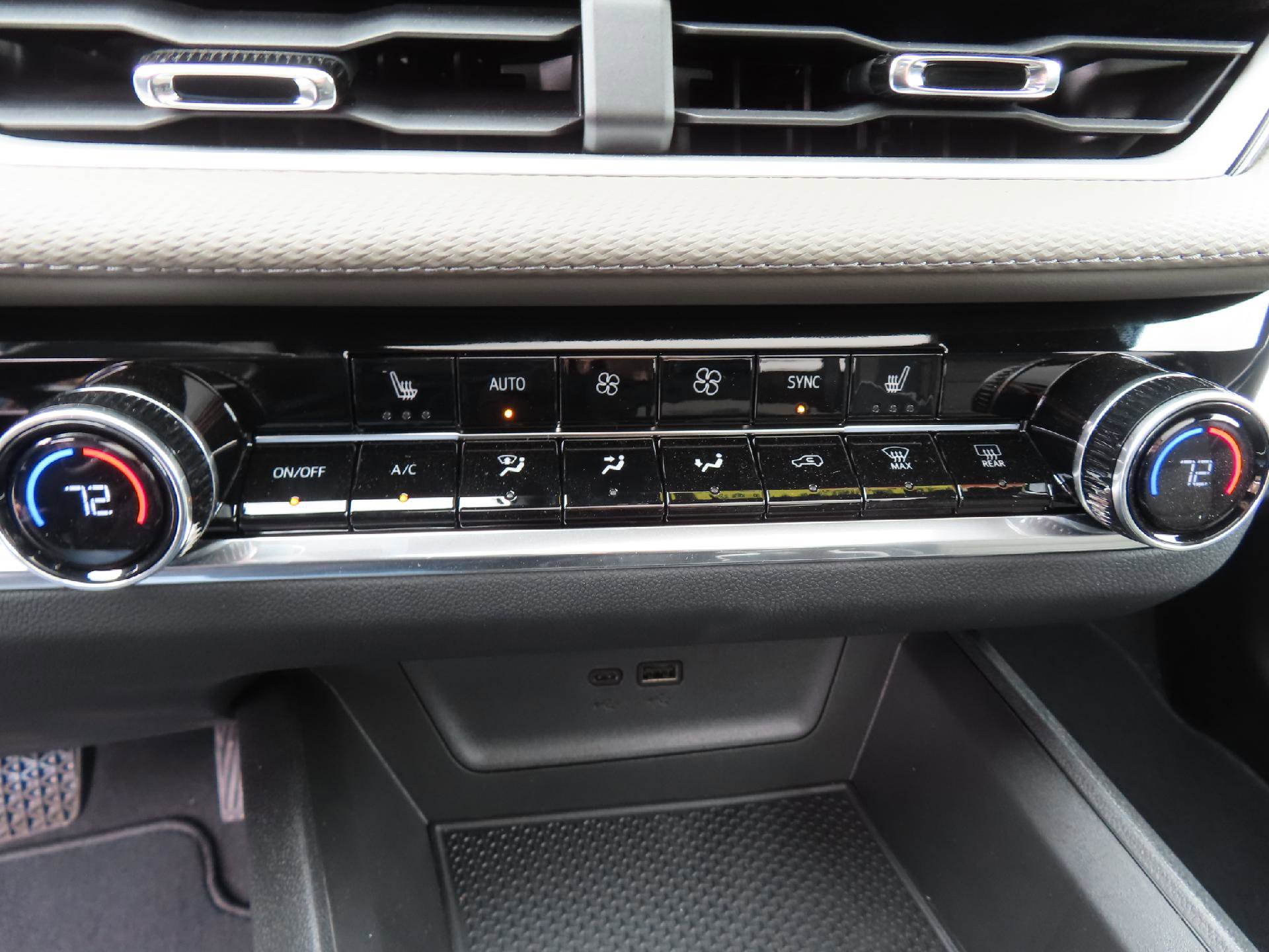 New 2025 Chevrolet Equinox LT w/ Convenience Package II image 31