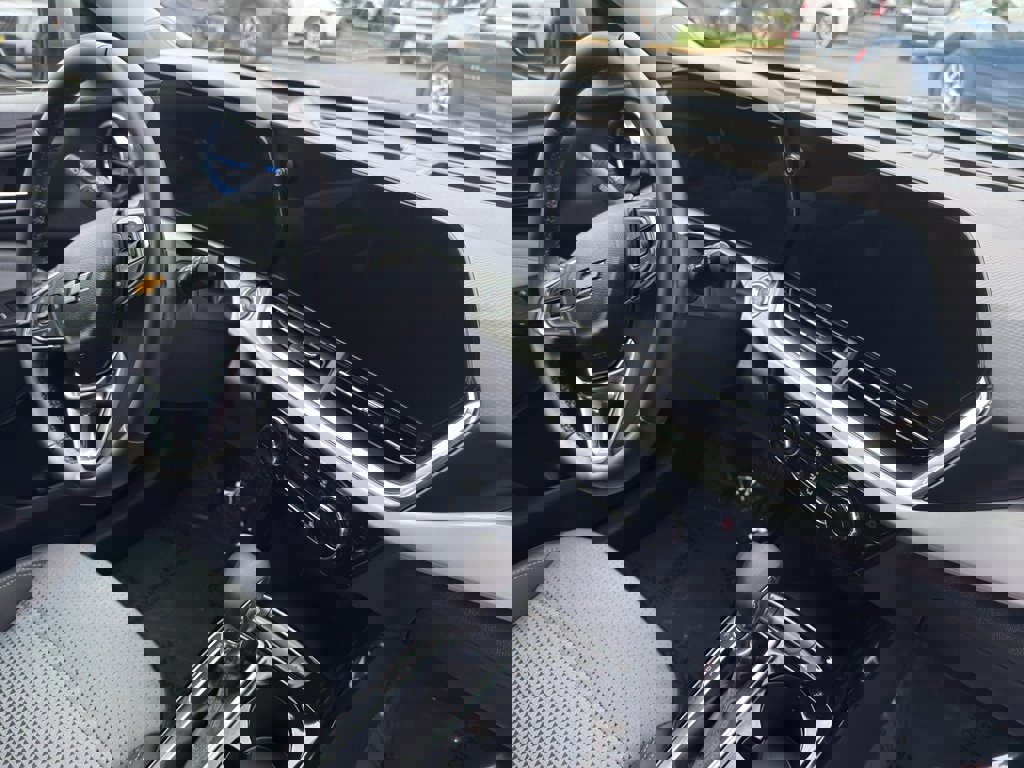 Used 2025 Chevrolet Trax LT w/ LT Convenience Package image 20