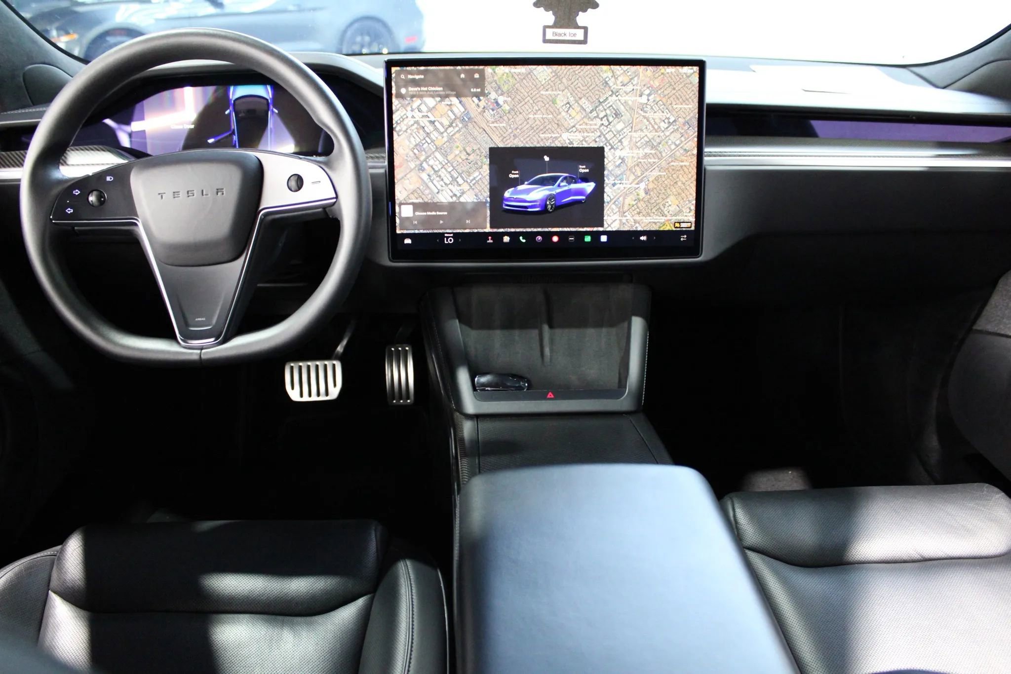 Used 2022 Tesla Model S Plaid image 9