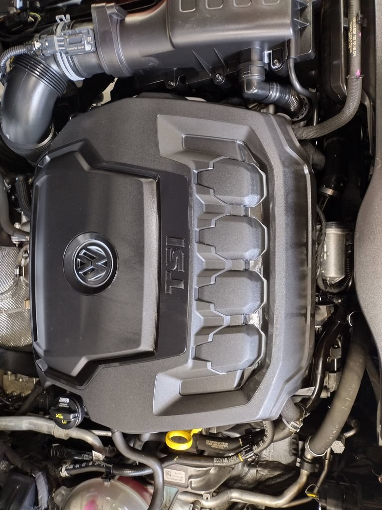 Used 2018 Volkswagen Tiguan SEL AWD/4WD image 7