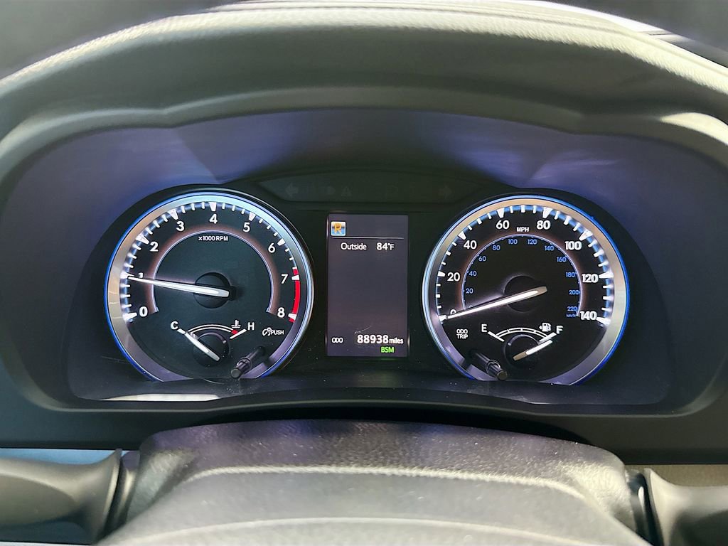 Used 2018 Toyota Highlander Limited FWD image 35