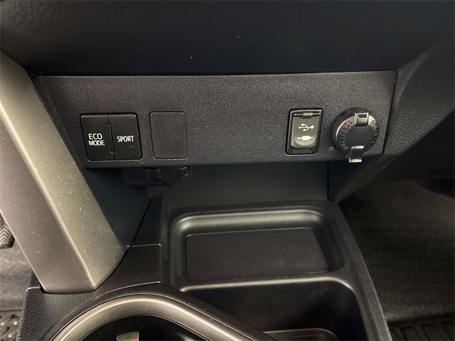 Used 2018 Toyota RAV4 LE image 21